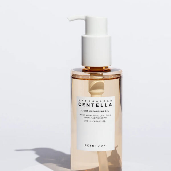 The SKIN1004 Madagascar Centella Light Cleansing Oil